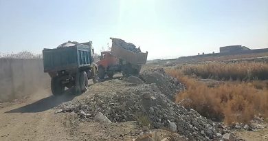 توقیف 2 دستگاه کامیون و یک دستگاه لودر در حال خاکریزی و تسطیح در رودخانه کرج