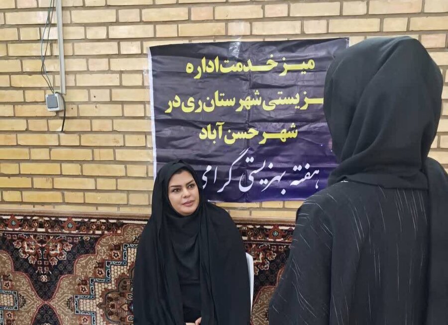 شهرری | سخنرانی قبل از خطبه و برگزاری میز خدمت در نماز جمعه