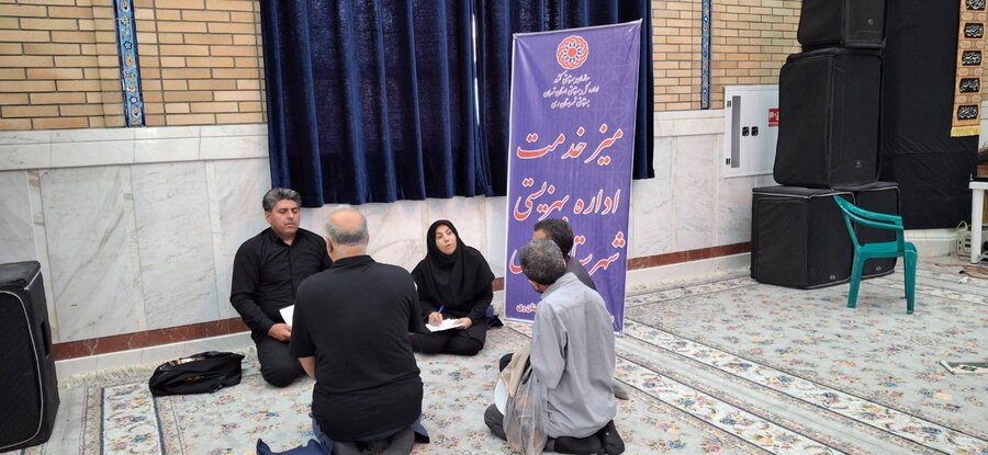 شهرری | سخنرانی قبل از خطبه و برگزاری میز خدمت در نماز جمعه