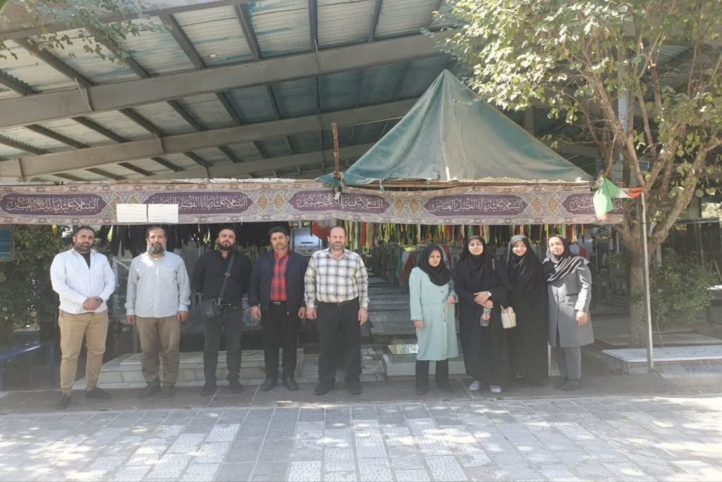 برگزاری مراسم غبارروبی از مزار شهدا به مناسبت هفته دفاع مقدس