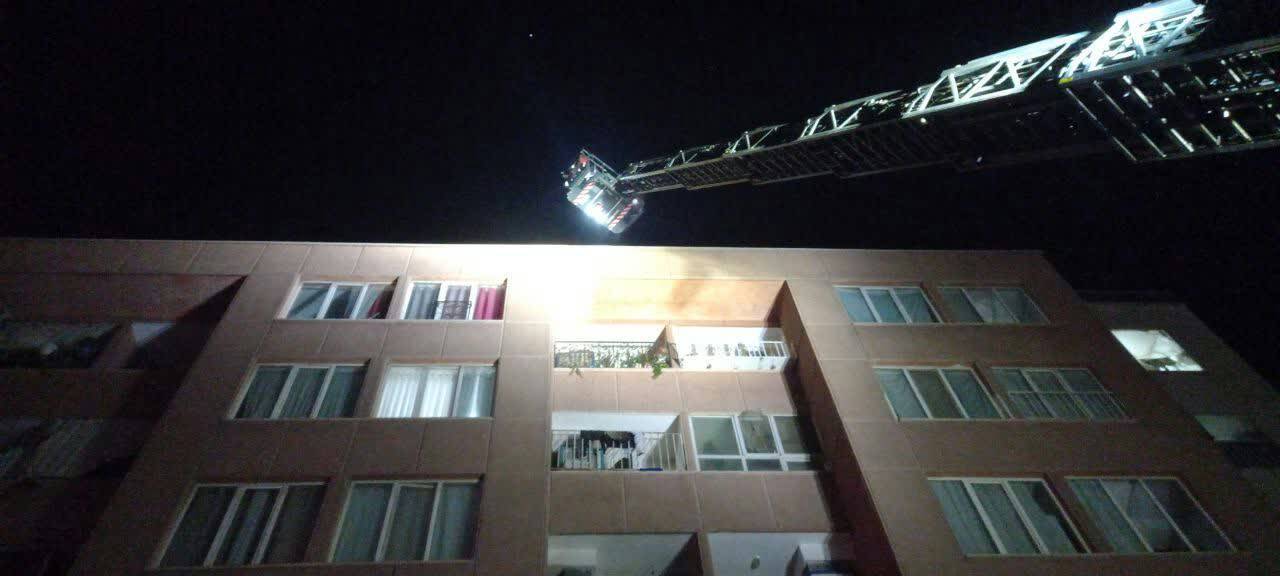 آتش سوزی یک مجتمع مسکونی در منطقه ۱۹ تهران مهار شد آتش سوزی یک مجتمع مسکونی در منطقه ۱۹ تهران مهار شد