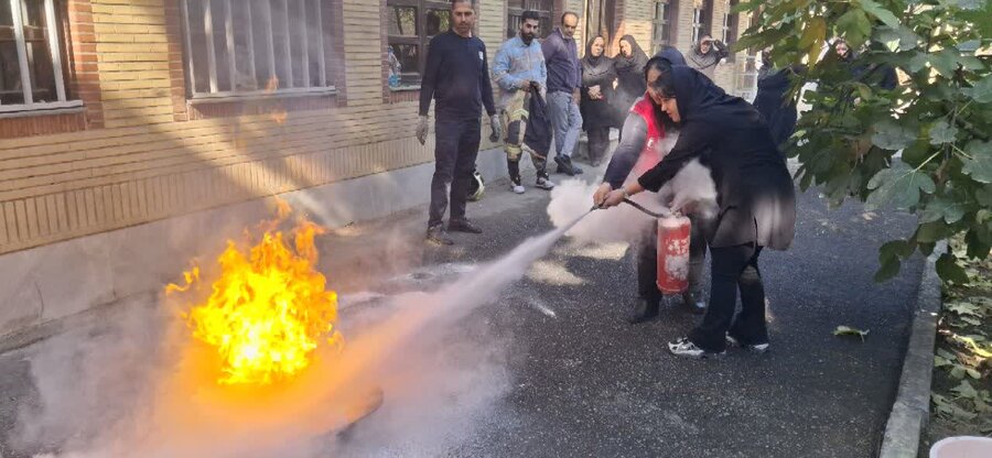 شهرری | برگزاری دوره آموزشی ایمنی و اطفاء حریق شهرری | برگزاری دوره آموزشی ایمنی و اطفاء حریق