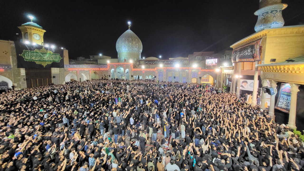 بارگاه ملکوتی حضرت سیدالکریم(ع)، مملو از دل سوختگان حسینی شد