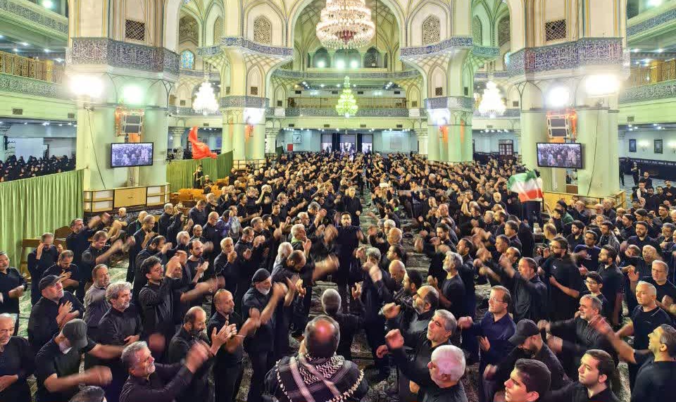 در روز عاشورای حسینی کربلای ایران غرق ماتم شد