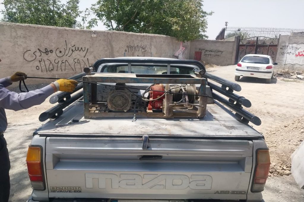 شناسایی و توقیف ادوات حفاری یک حلقه چاه غیرمجاز درحال حفر توسط امور منابع آب رباط کریم